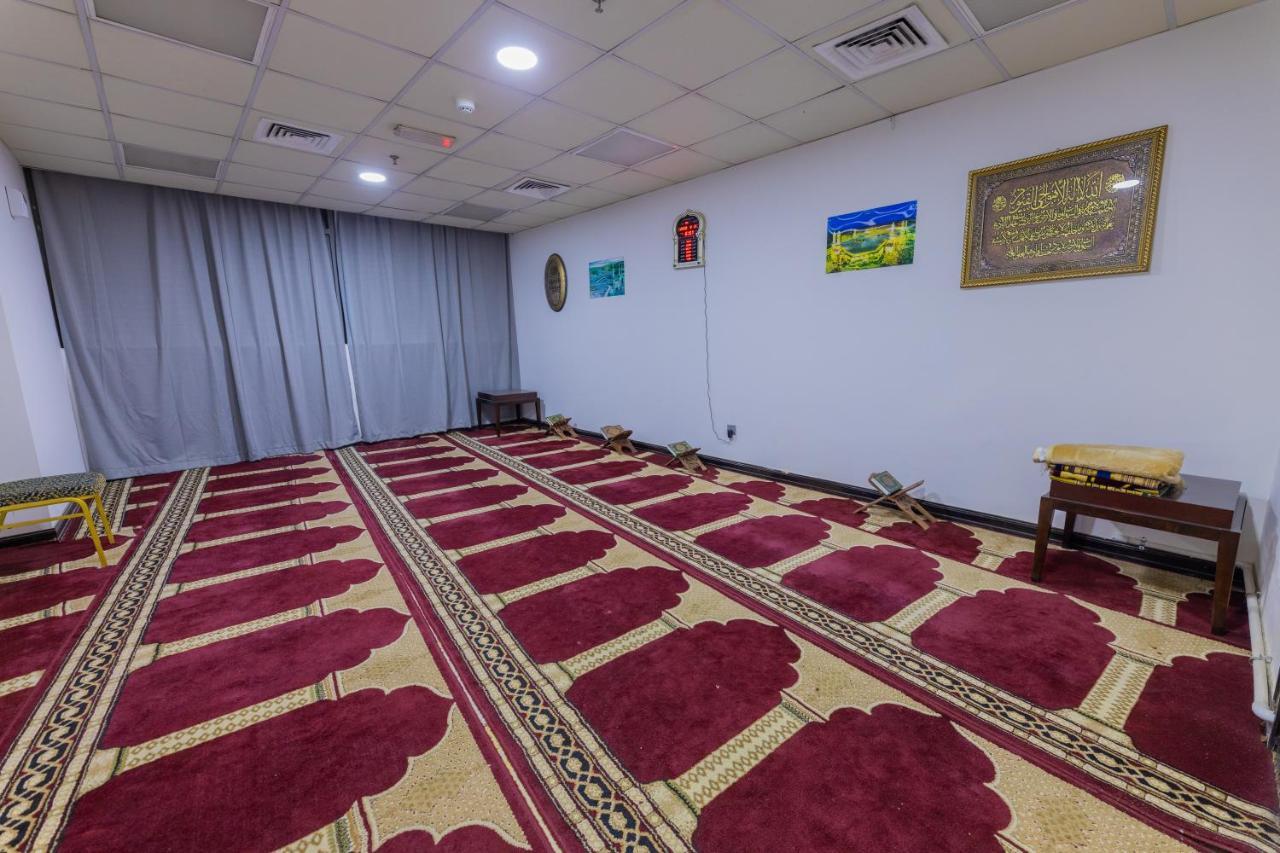 Ewan Ajman Suites Hotel Екстериор снимка