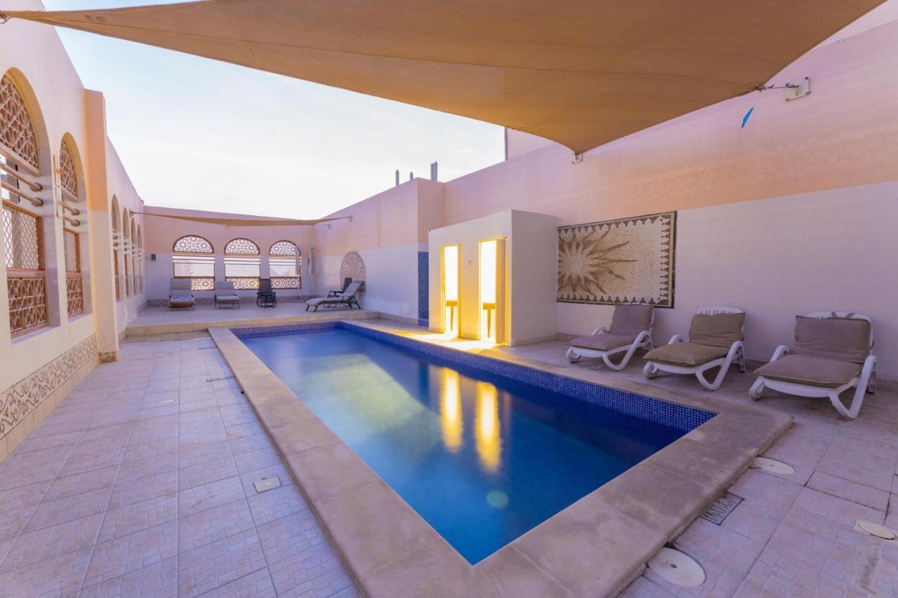 Ewan Ajman Suites Hotel Екстериор снимка