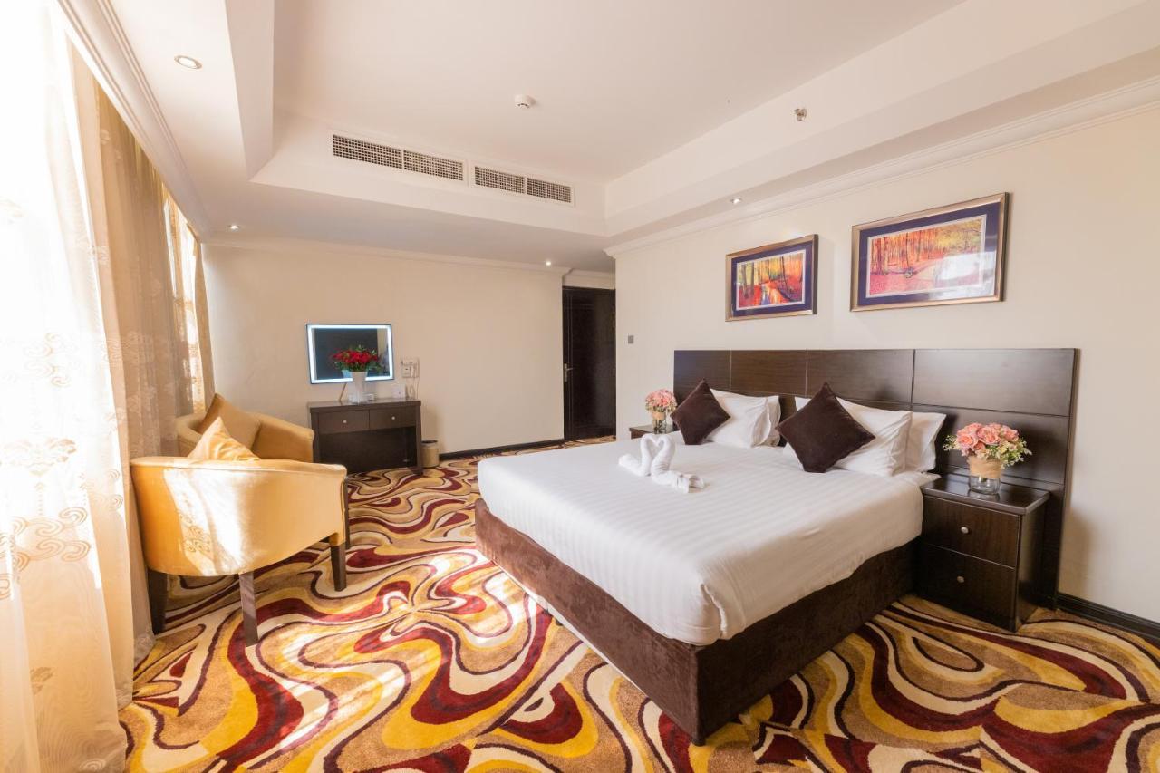 Ewan Ajman Suites Hotel Екстериор снимка