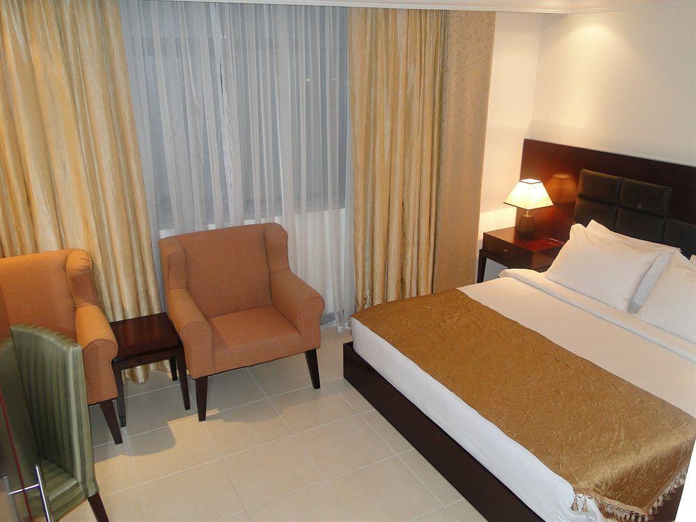 Ewan Ajman Suites Hotel Екстериор снимка