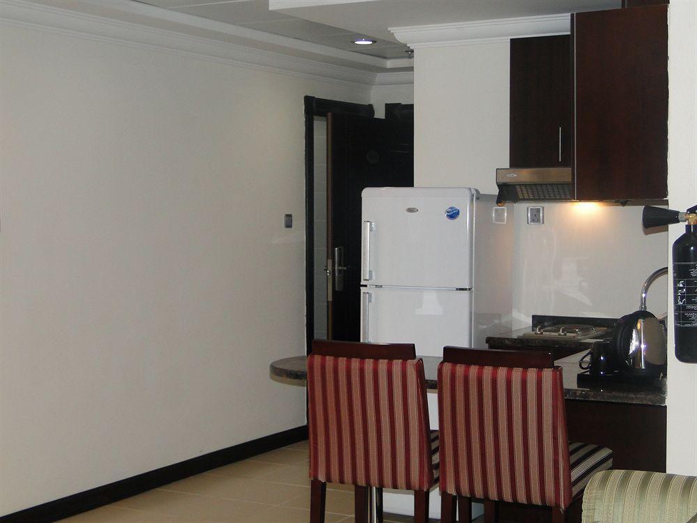 Ewan Ajman Suites Hotel Екстериор снимка
