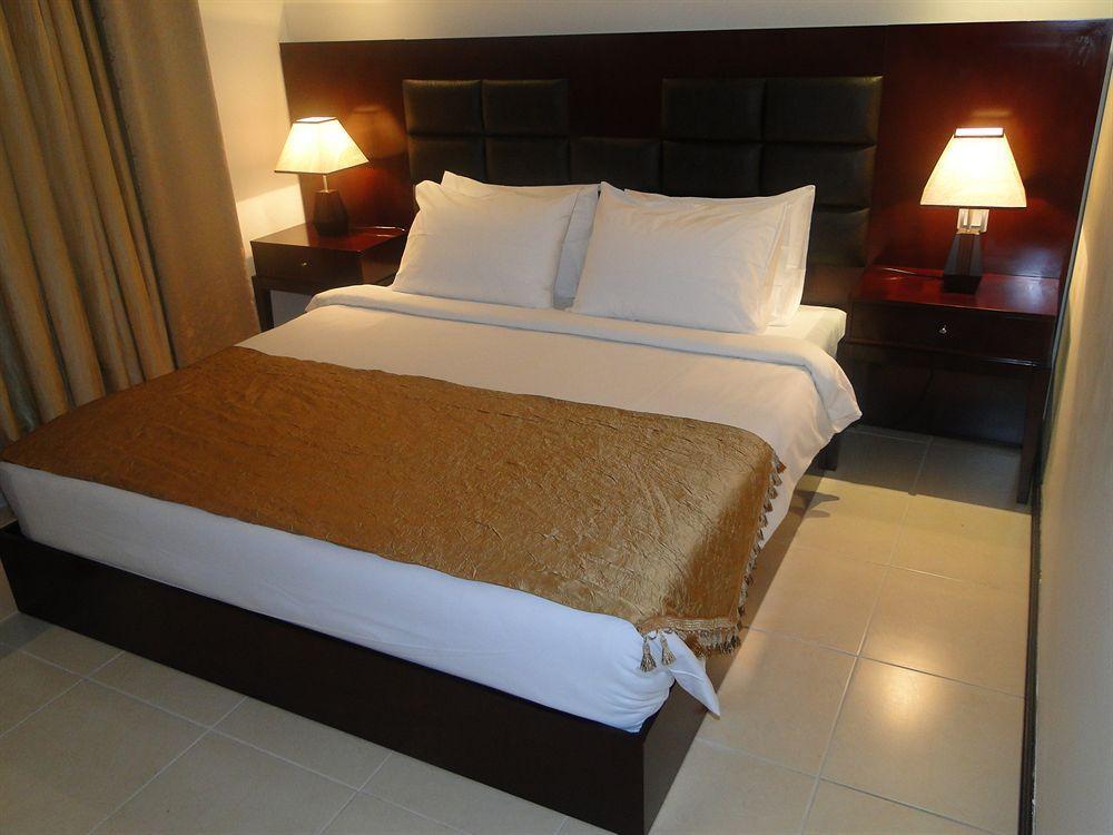 Ewan Ajman Suites Hotel Екстериор снимка
